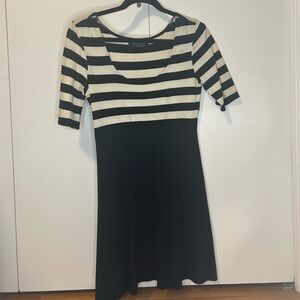 LAUNDRY by Shelli Segal black a white stripe and black dress size petite